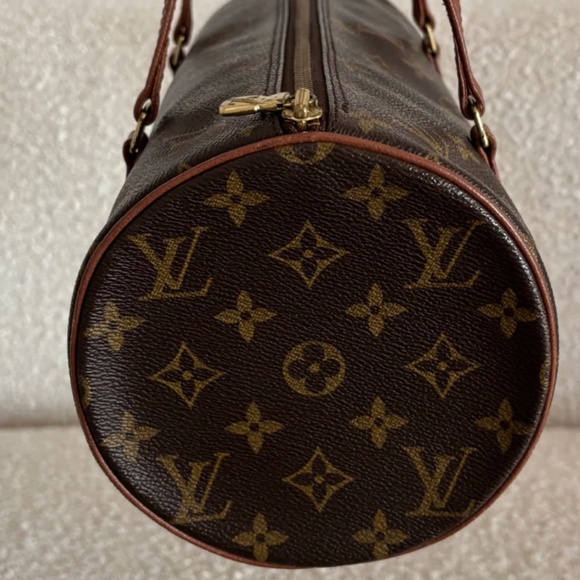 Authentic Louis Vuitton Papillon 30 Monogram - Picture 9 of 16